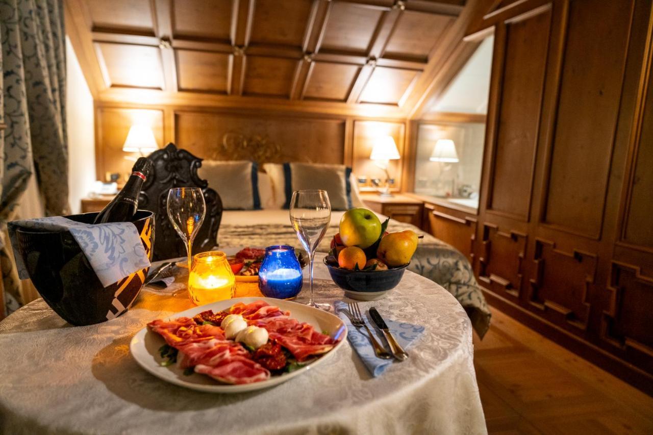 Ambra Cortina Luxury&Fashion Hotel Cortina dʼAmpezzo Exterior foto